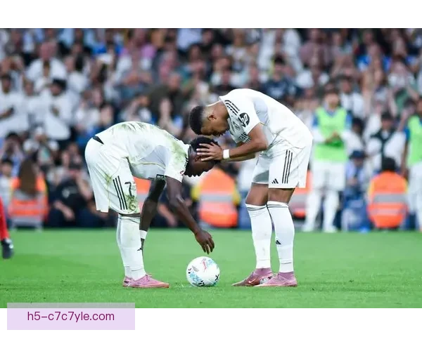 莫莱罗一传一射佩佩破门黄潜大胜 莫莱罗一传一射佩佩破门黄潜大胜