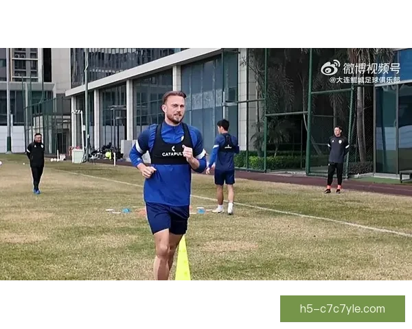 官方 大连可为签下中场刘至郅